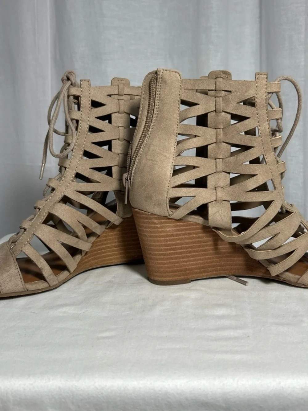 Crown Vintage | Strappy Lace-Up | Wedge Sandal | Size 8 | 3” Heel